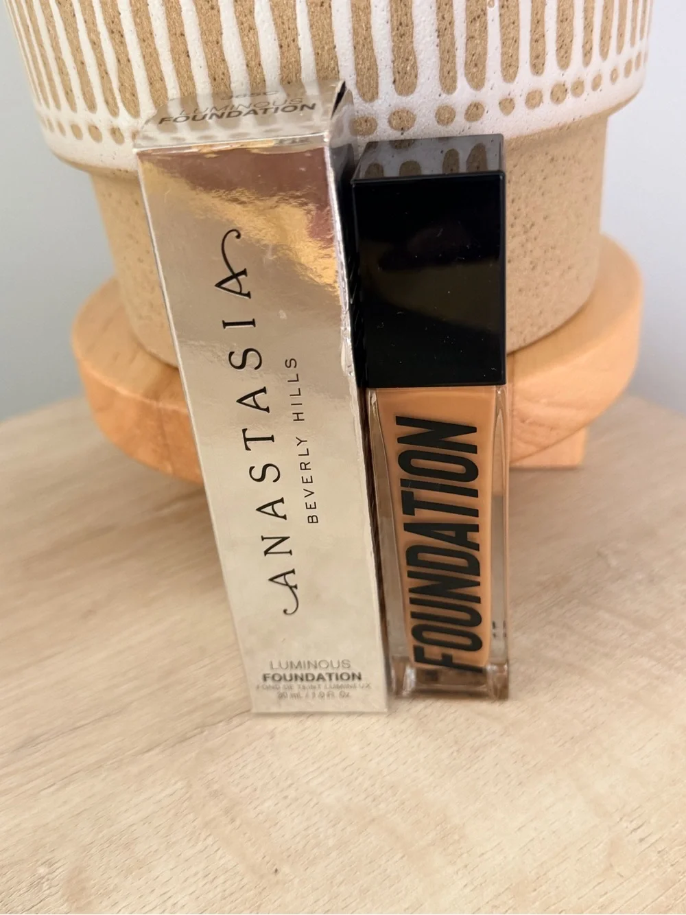 Anastasia Beverly Hills Luminous Foundation - shade: 365C Warm Tan / Beige